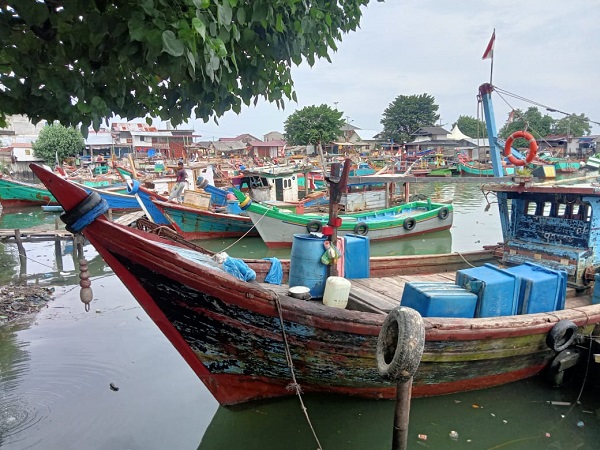 Ribuan nelayan Lhokseumawe tidak melakuka aktivitas di laut, mengenang 18 tahun musibah gempa dan tsunami Aceh. Waspada/Zainal Abidin