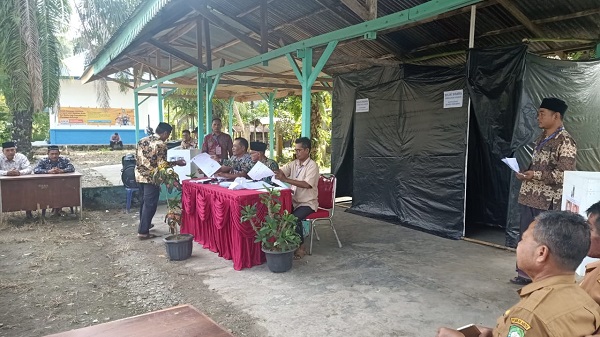 Kegiatan pemilihan Imum Mukim, di Kecamatan Tangan-Tangan, Abdya, Selasa (27/12). Waspada/Syafrizal
