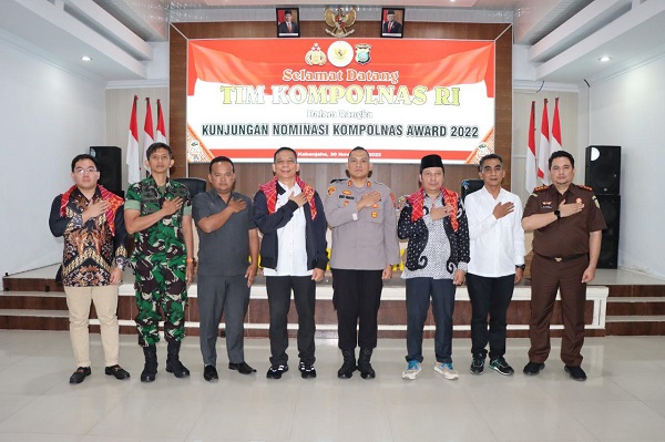 Tim Kompolnas RI melakukan pengecekan di Polres Tanah Karo. Waspada/Tio Bukit.