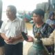 Tokoh Masyarakat Sumut Parlindungan Purba menyahuti aspirasi Pengurus Apindo dan nelayan di pelabuhan ikan Teluknibung Tanjungbalai. Waspada/Ist
