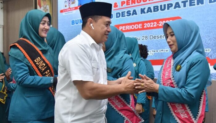 Bupati Zahir: Peran Utama Ibu-ibu Temani Pak Kades