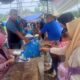 Kegiatan pasar Sembako murah, telah membantu warga kawasan Irigasi Krueng Pase, Aceh Utara, memenuhi kebutuhan keluarga. (Waspada/Zainal Abidin)