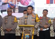 Kapolres Tapsel AKBP Imam Zamroni saat menyampaikan keterangan pers tentang capaian kinerja sepanjang tahun 2022. (Waspada/Sukri Falah Harahap)