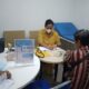 Seorang nasabah Bank Mandiri Taspen Cabang Pematangsiantar sedang mendapat layanan pemeriksaan gratis di kantor PT. Bank Mandiri Taspen Kantor Cabang Pematangsiantar, Senin (5/12). Waspada/Ist