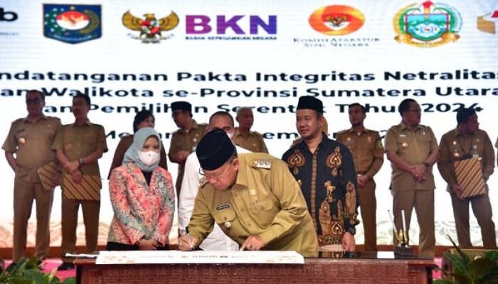 Wawako Sidempuan Teken Fakta Integritas Netralitas ASN Di Pemilu 2024