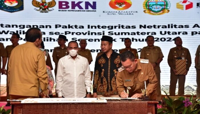 Bupati Toba Tandatangani Pakta Integritas Netralitas ASN