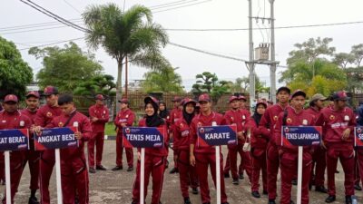 Ratusan Atlet Aceh Timur Dilepas Menuju Pora Ratusan Atlet Aceh Timur Dilepas Menuju Pora