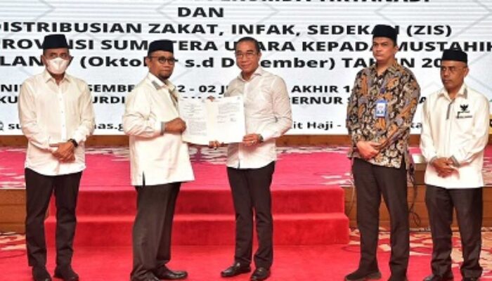 UPZ PT Bank Sumut Serahkan Zakat Rp 7,5 Milyar Ke Baznas