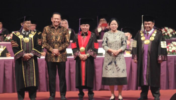 Dasco Dikukuhkan Sebagai Guru Besar Profesor Bidang Ilmu Hukum