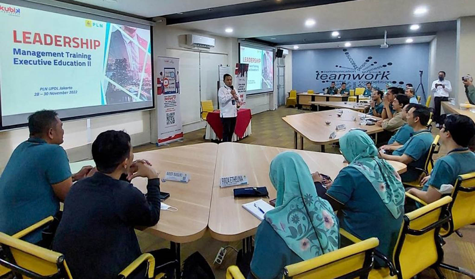 PT PLN (Persero) melalui PLN Pusat Pendidikan dan Pelatihan (PLN Corporate University/CorpU) menjadi perusahaan ketenagalistrikan pertama di Asia yang meraih akreditasi Corporate Learning Improvement Process (CLIP) dari European Foundation for Management Development (EFMD).