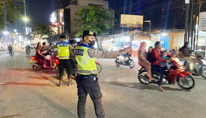 Patroli Malam Tahun Baru Sat Samapta Polres Pelabuhan Belawan Bersama Tim Gabungan Lancar