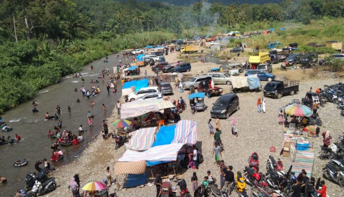 Liburan Tahun Baru, Wisata Pemandian Siraisan Dipadati Pengunjung