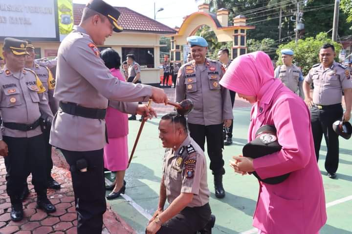 27 Personel Polres Madina Naik Pangkat 27 Personel Polres Madina Naik Pangkat