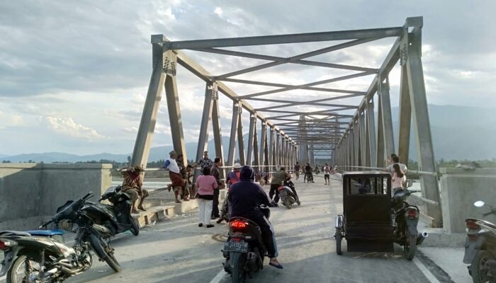 Jembatan Rangka Baja Silayakh Rampung, Warga Puji Kepedulian Pj Bupati