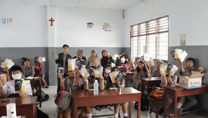 Mahasiswa Farmasi USU Lakukan Pengabdian Masyarakat Di SMA HKBP Sidorame Medan