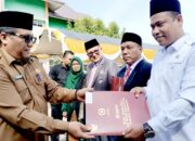 Upacara HAB Ke-77, Puluhan Pegawai Kemenag Pidie Terima Award