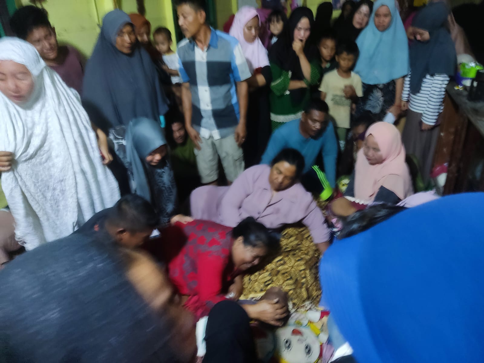 Bocah 6 Tahun Tenggelam Di Krueng Langsa Ditemukan Meninggal Bocah 6 Tahun Tenggelam Di Krueng Langsa Ditemukan Meninggal