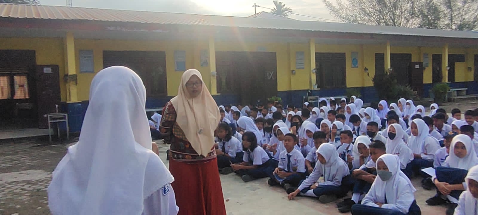 Program Literasi Dukung Siswa SMPN 20 Medan Gemar Menulis