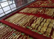 Harga Emas Merangkak Naik Tembus Rp3,2 Juta/Mayam