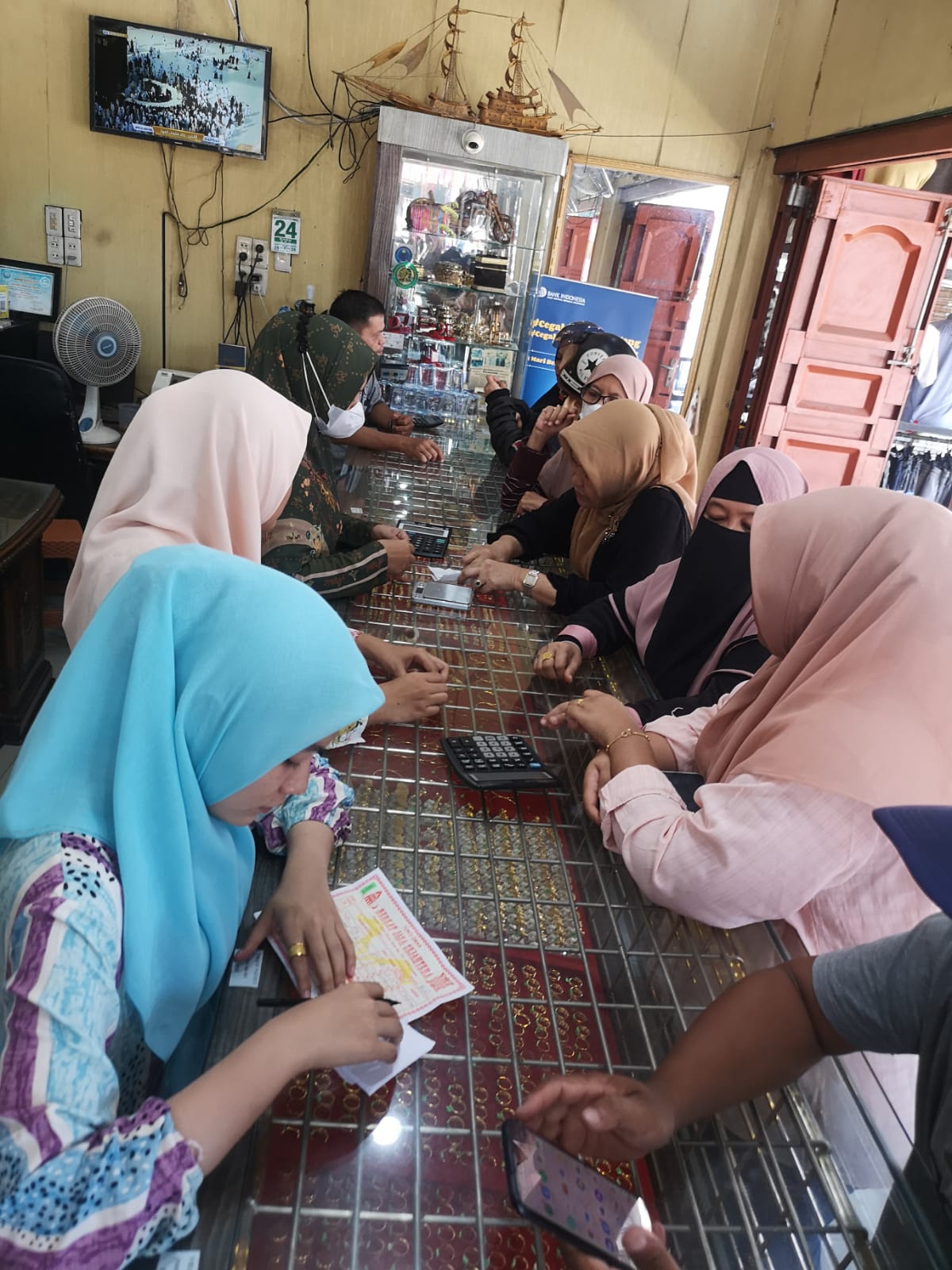 Harga Emas Merangkak Naik Tembus Rp3,2 Juta/Mayam Harga Emas Merangkak Naik Tembus Rp3,2 Juta/Mayam