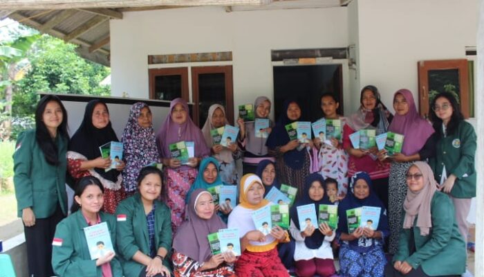 Mahasiswa Farmasi USU Lakukan Pengabdian Masyarakat Di Kelompok Tani Serasi Jaya Desa Silau Rakyat