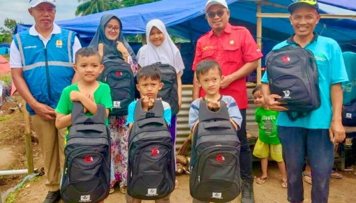 PLN Berikan Perlengkapan Belajar Kepada Anak-anak Cianjur Pasca Gempa