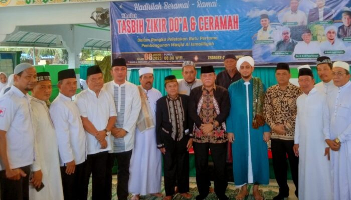 <em>Wabup DS Letakkan Batu Pertama Renovasi Total Masjid Al Ismailiyah</em>