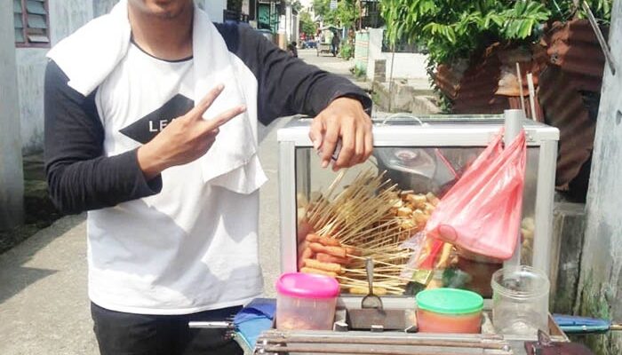 Pernah Berjualan Bakso Bakar, Pemuda Serdang Bedagai Ini Bacaleg Dari Partai Gerindra