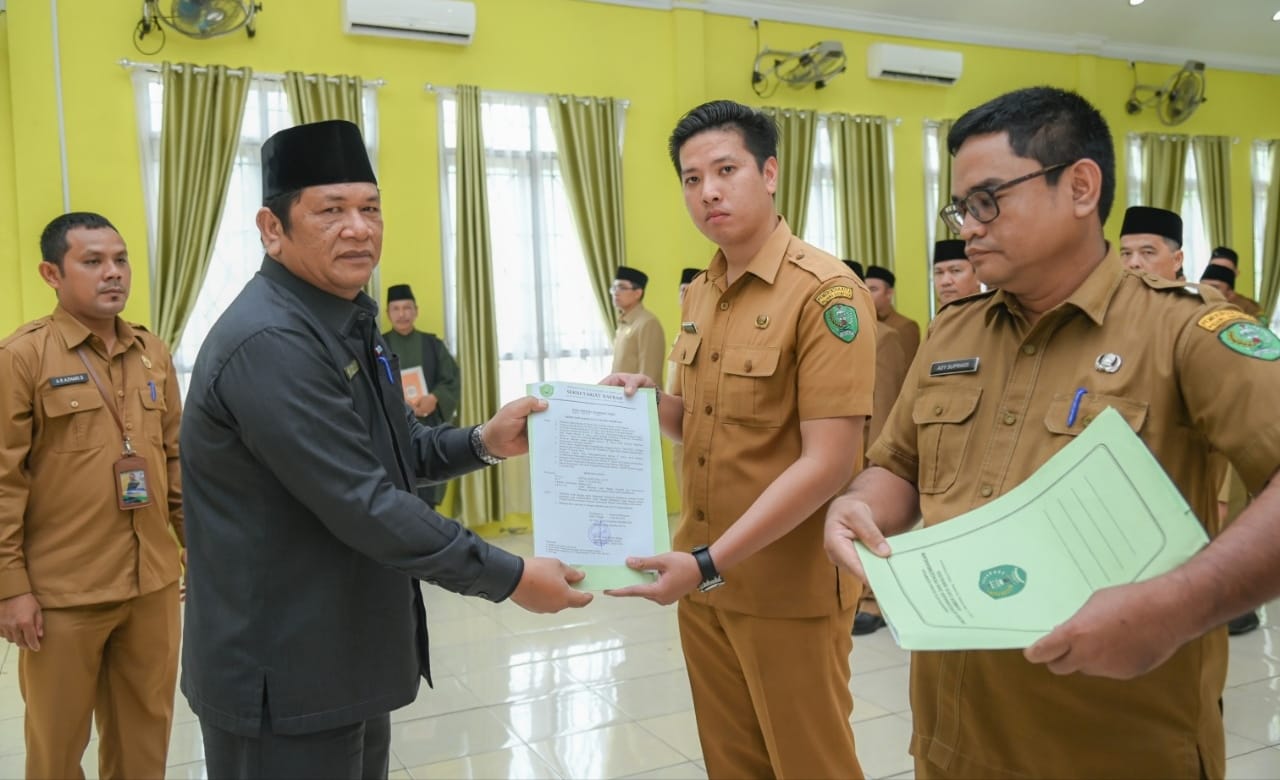 Wali Kota Sidempuan Lantik 67 Pejabat Eselon II, III Dan IV Wali Kota Sidempuan Lantik 67 Pejabat Eselon II, III Dan IV
