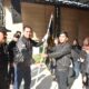 Amri Tanjung (kanan) saat menerima bendera pataka Angkatan Muda Sisingamangaraja XII Medan Maimun. Waspada/ist