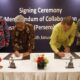 PENANDATANGANAN kesepakatan kerja sama Memorandum of Collaboration (MoC)?dilakukan oleh Direktur Utama Holding Perkebunan Nusantara PTPN III (Persero) Mohammad Abdul Ghani bersama Dato’ Mohd. Nazrul Izam Mansor, sebagai Group Chief Executive Officer (Senior Management FGV), di sela kunjungan kenegaraan Perdana Menteri Malaysia, Anwar Ibrahim, di Istana Presiden Bogor, Jawa Barat, awal pekan ini. Waspada/ist
