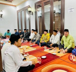 Wakil Ketua DPR Aceh Takziah Ke Rumah Duka Hasanuddin Beruh