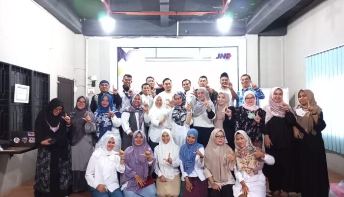 JNE Medan Peduli UMKM Adakan Sekolah Bisnis Dan Terbitkan Buku