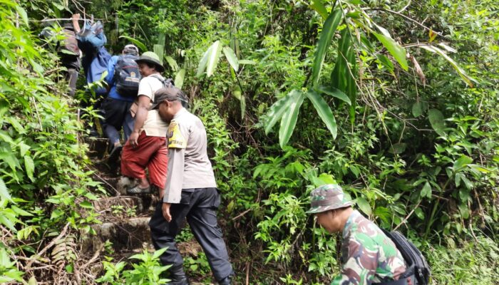 Paranormal Ikut Cari Warga<br>Hilang Misterius Di Hutan