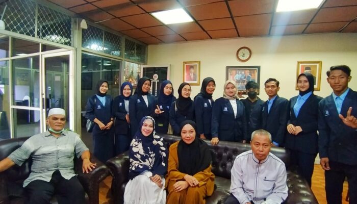 Mahasiswa LP3I Kunjungi Harian Waspada
