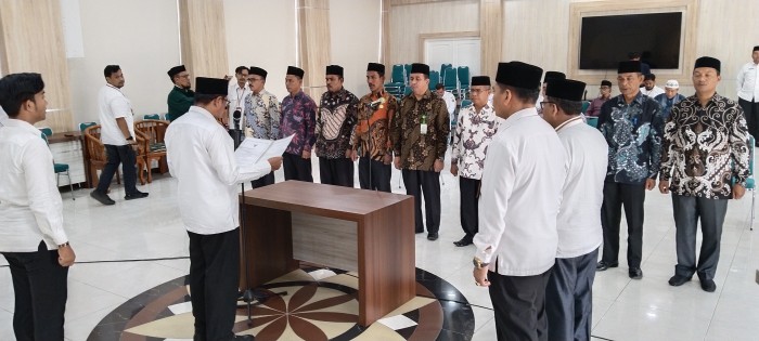 Kakanwil Kemenag Aceh Lantik Sembilan Pengawas.