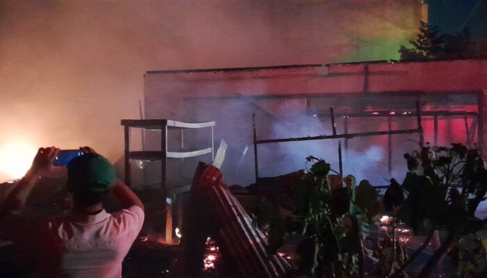 7 Rumah Ludes Terbakar Di Jl. Bromo