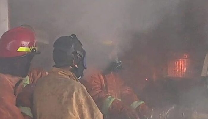 Rayakan Imlek Di Luar Kota, Kios Aliang Ludes Terbakar