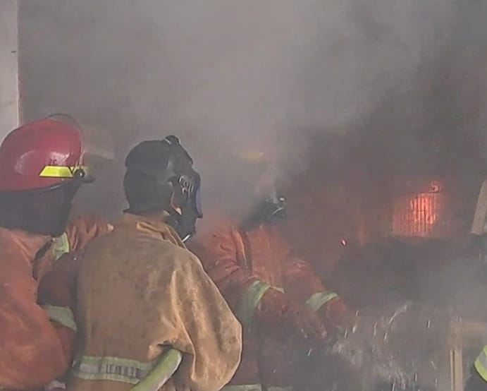 Rayakan Imlek Di Luar Kota, Kios Aliang Ludes Terbakar