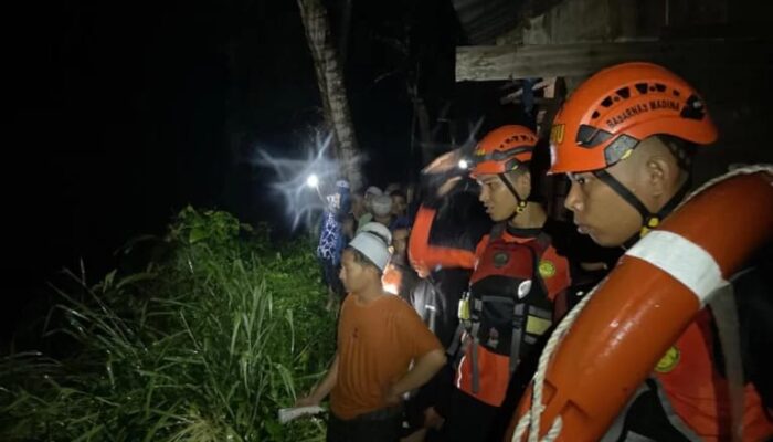 Santri Musthafawiyah Hanyut Di Sungai