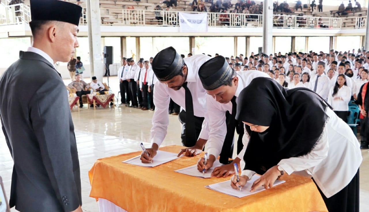 1.239 Anggota PPS Pemilu 2024 Se - Kabupaten Simalungun Dilantik 1.239 Anggota PPS Pemilu 2024 Se - Kabupaten Simalungun Dilantik