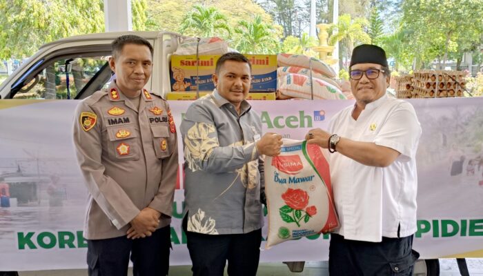 Bank Aceh Cabang Sigli Salurkan Bantuan Untuk Korban Banjir