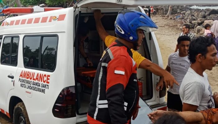 Boat Terbalik Dihantam Ombak, 12 Penumpang Tenggelam, Satu Meninggal Dunia