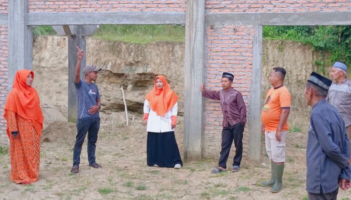 <strong>Nova Zahara Bantu Pembangunan Masjid Al Ikhlas Kp. Pantai Tinjau</strong>
