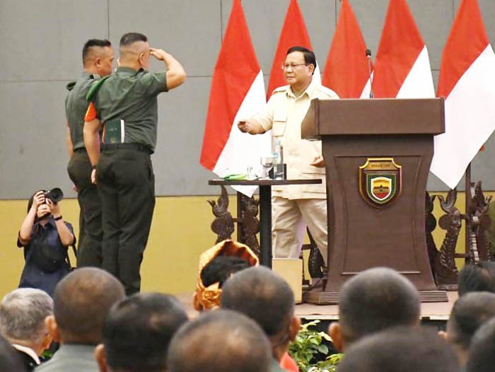 Serma Herwin Terharu Terima Hadiah Spesial Dari Menhan Prabowo