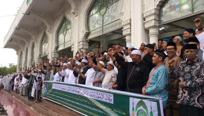 Jamaah Subuh Lhokseumawe Kutuk Politikus Pembakar Alquran