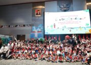 PT Bursa Efek Indonesia (BEI) membuka kembali akses masyarakat umum untuk mengunjungi Main Hall BEI secara langsung pada Senin (30/1). Pengunjung dapat kembali melakukan berbagai kegiatan edukasi yang bertujuan untuk meningkatkan pemahaman mengenai investasi di pasar modal.
