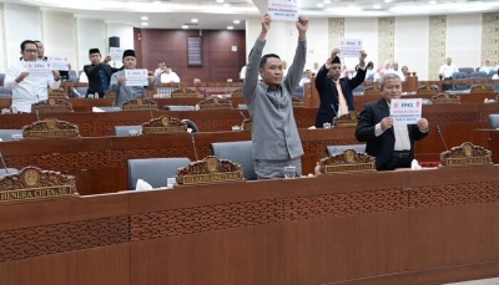 F-PKS Sampaikan Penolakan Rencana Kenaikan Tolak Biaya Kenaikan Haji