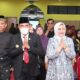 GUBSU Edy Rahmayadi bersama istri didampingi Rektor UISU Dr. H. Yanhar Jamaluddin, MAP memasuki Auditorium UISU untuk menghadiri peringatan Milad UISU ke-71, Sabtu (7/1). Waspada/Ist