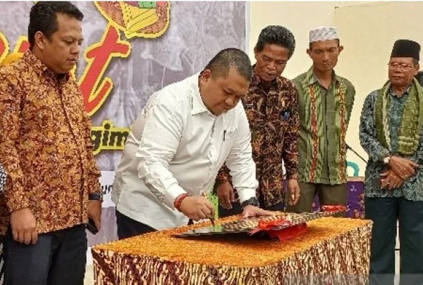 Diresmikan Bupati Tapsel, Pasar Sipagimbar Tak Dipakai Diresmikan Bupati Tapsel, Pasar Sipagimbar Tak Dipakai